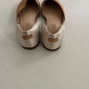 Toms 7 1/2 W shoes